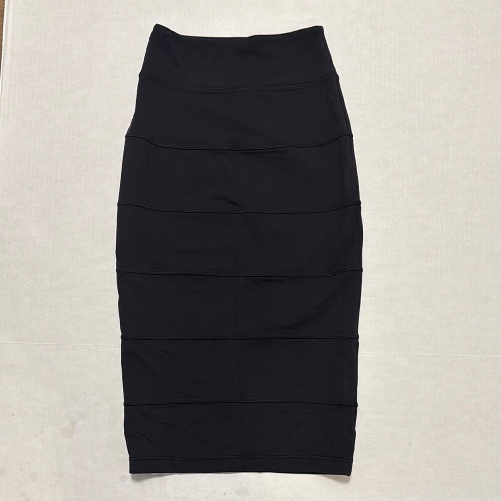 Lululemon Yoga Over Skirt ~ Black ~ Sz 4 ~ Luon High Waist